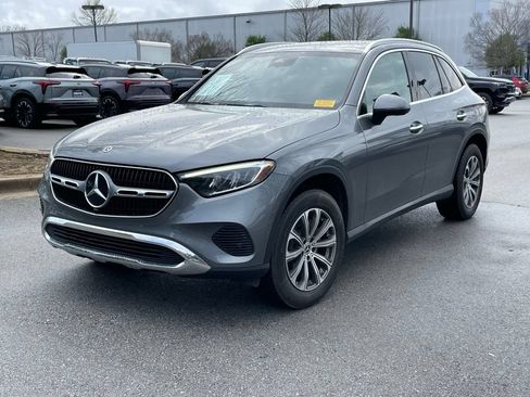 Used 2023 Mercedes-Benz GLC 300 image 3