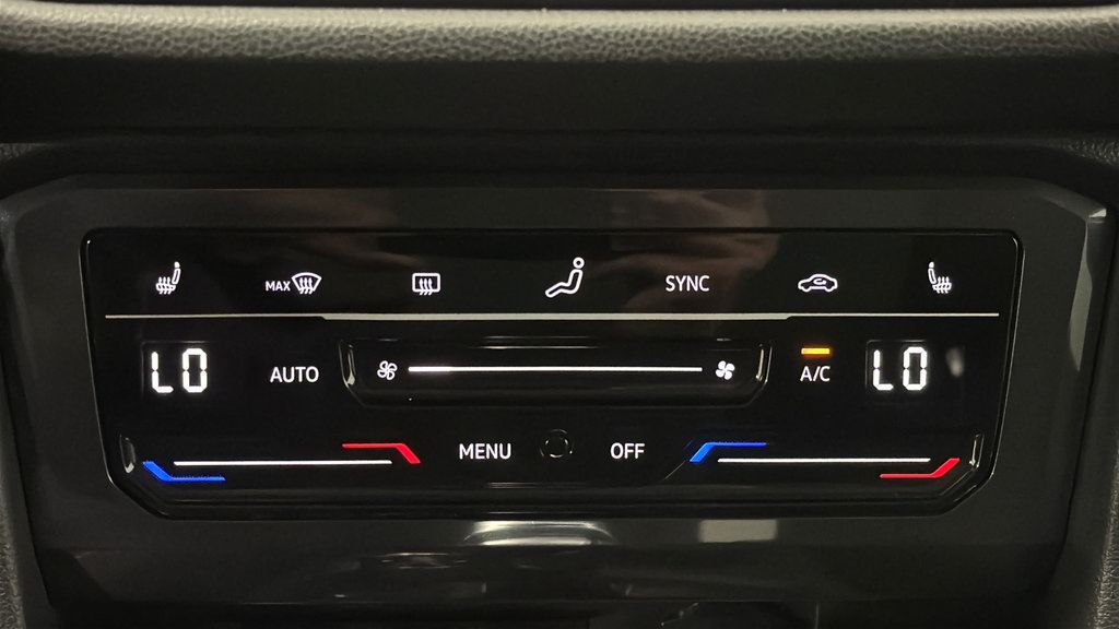 Used 2022 Volkswagen Tiguan SE w/ Panoramic Sunroof Package AWD/4WD image 18