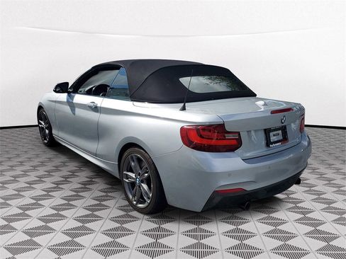 Used 2016 BMW M235i Convertible image 4