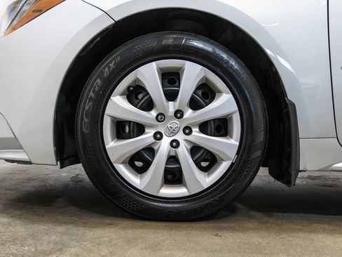 Used 2024 Toyota Corolla LE FWD image 11
