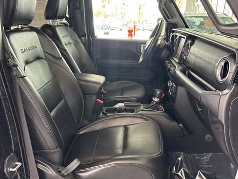 Used 2019 Jeep Wrangler Unlimited Sahara AWD/4WD image 8