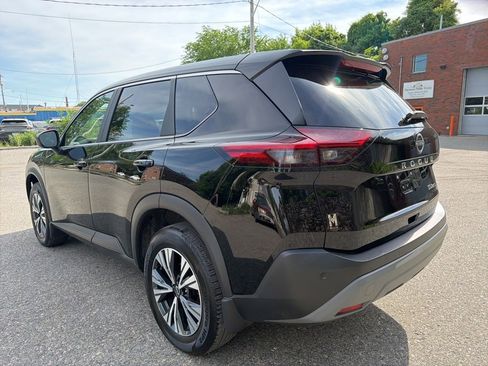 Used 2023 Nissan Rogue SV AWD/4WD image 3