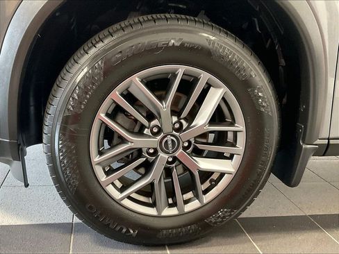 Used 2023 Nissan Rogue S AWD/4WD image 7