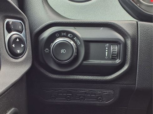 Used 2024 Jeep Wrangler Willys AWD/4WD image 13