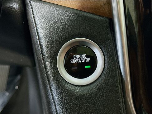 Used 2019 Cadillac Escalade Luxury RWD image 21
