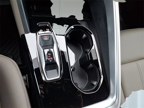 Used 2025 Audi Q5 Premium Plus w/ Premium Plus image 15