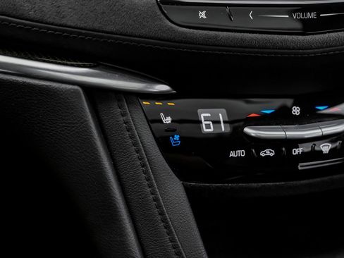 Used 2017 Cadillac XT5 Platinum AWD/4WD image 35