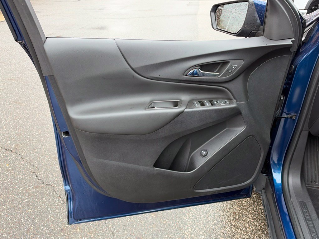 Used 2023 Chevrolet Equinox LT FWD image 9