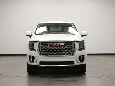 Used 2023 GMC Yukon XL Denali AWD/4WD image 3