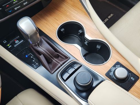 Used 2019 Lexus RX 350L FWD image 24