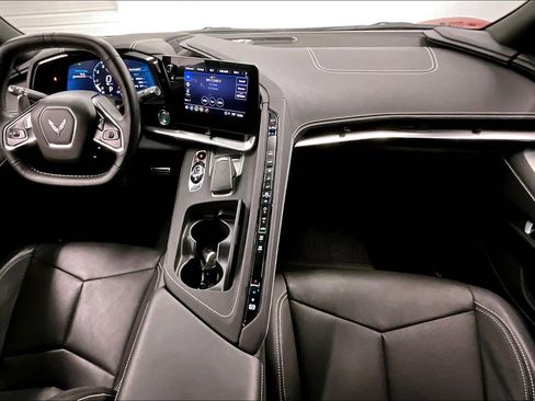 Used 2021 Chevrolet Corvette Stingray Coupe w/ 1LT RWD image 18