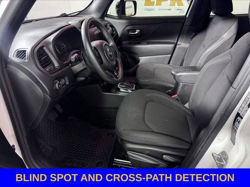 Used 2022 Jeep Renegade Altitude AWD/4WD image 3