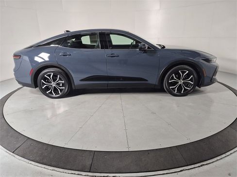 Used 2025 Toyota Crown XLE image 6