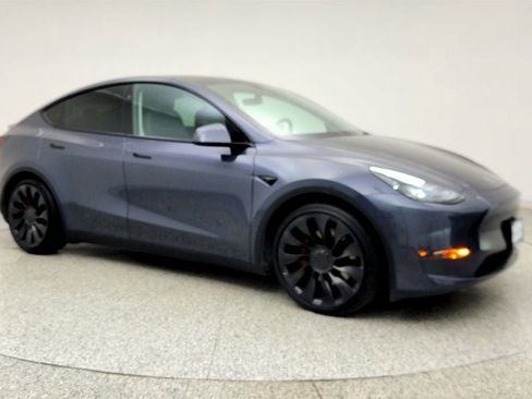 Used 2023 Tesla Model Y Performance AWD/4WD image 3