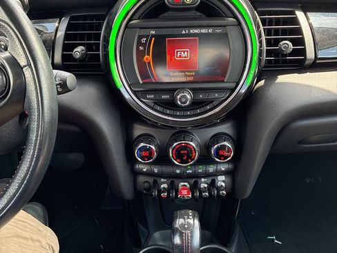 Used 2019 MINI Cooper S w/ Signature Upholstery Package FWD image 6