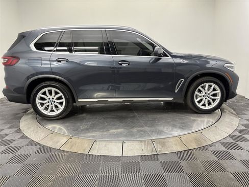 Used 2022 BMW X5 xDrive40i w/ Climate Comfort Package AWD/4WD image 17