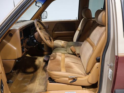 Used 1993 Dodge Dakota Base image 11