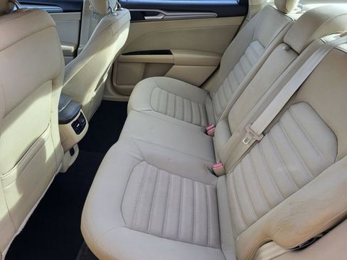 Used 2013 Ford Fusion SE image 12