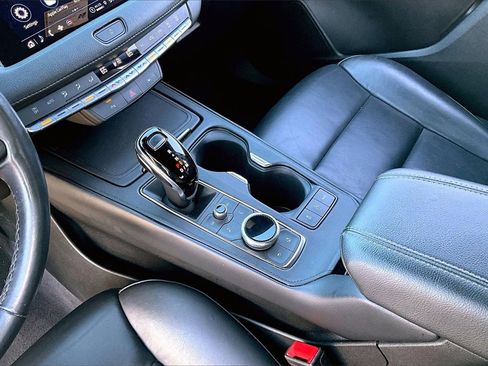 Used 2023 Cadillac XT4 Premium Luxury image 14