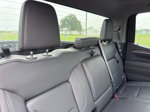 Used 2025 GMC Sierra 1500 SLT AWD/4WD image 28