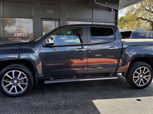 Used 2021 GMC Canyon Denali image 2