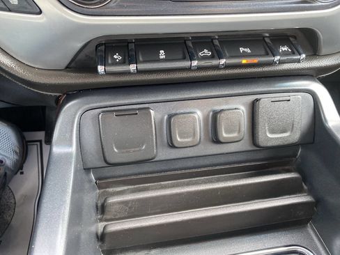 Used 2018 GMC Sierra 1500 SLT image 32