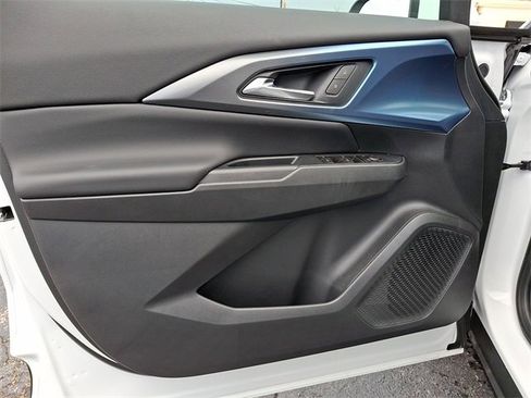 New 2026 Chevrolet Equinox EV LT image 8