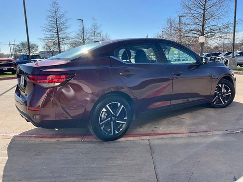 Used 2025 Nissan Sentra SV image 6