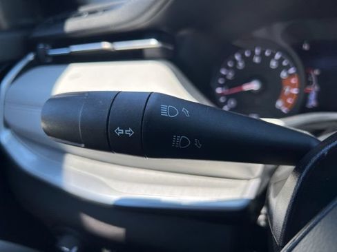 Used 2025 Jeep Compass Limited AWD/4WD image 23