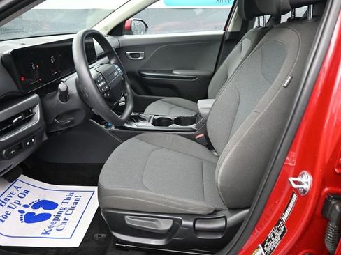 Used 2025 Kia K4 LXS image 11