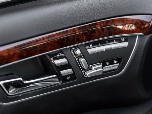 Used 2011 Mercedes-Benz S 550 image 18
