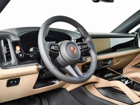 New 2026 Porsche Cayenne Coupe AWD/4WD image 4