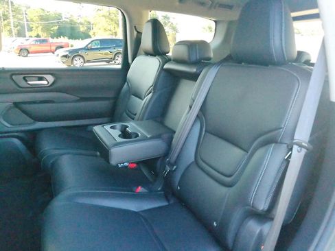 New 2026 Nissan Armada SV image 28