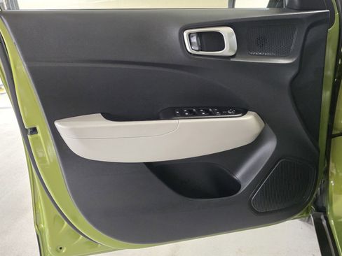 Certified 2023 Hyundai Venue SEL image 20