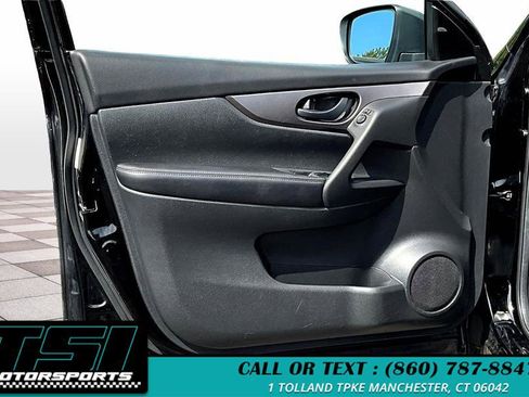 Used 2018 Nissan Rogue Sport S image 23