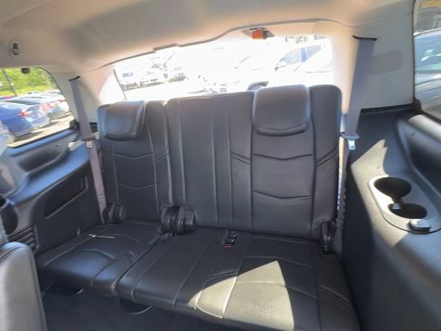 Used 2016 Cadillac Escalade Premium AWD/4WD image 17