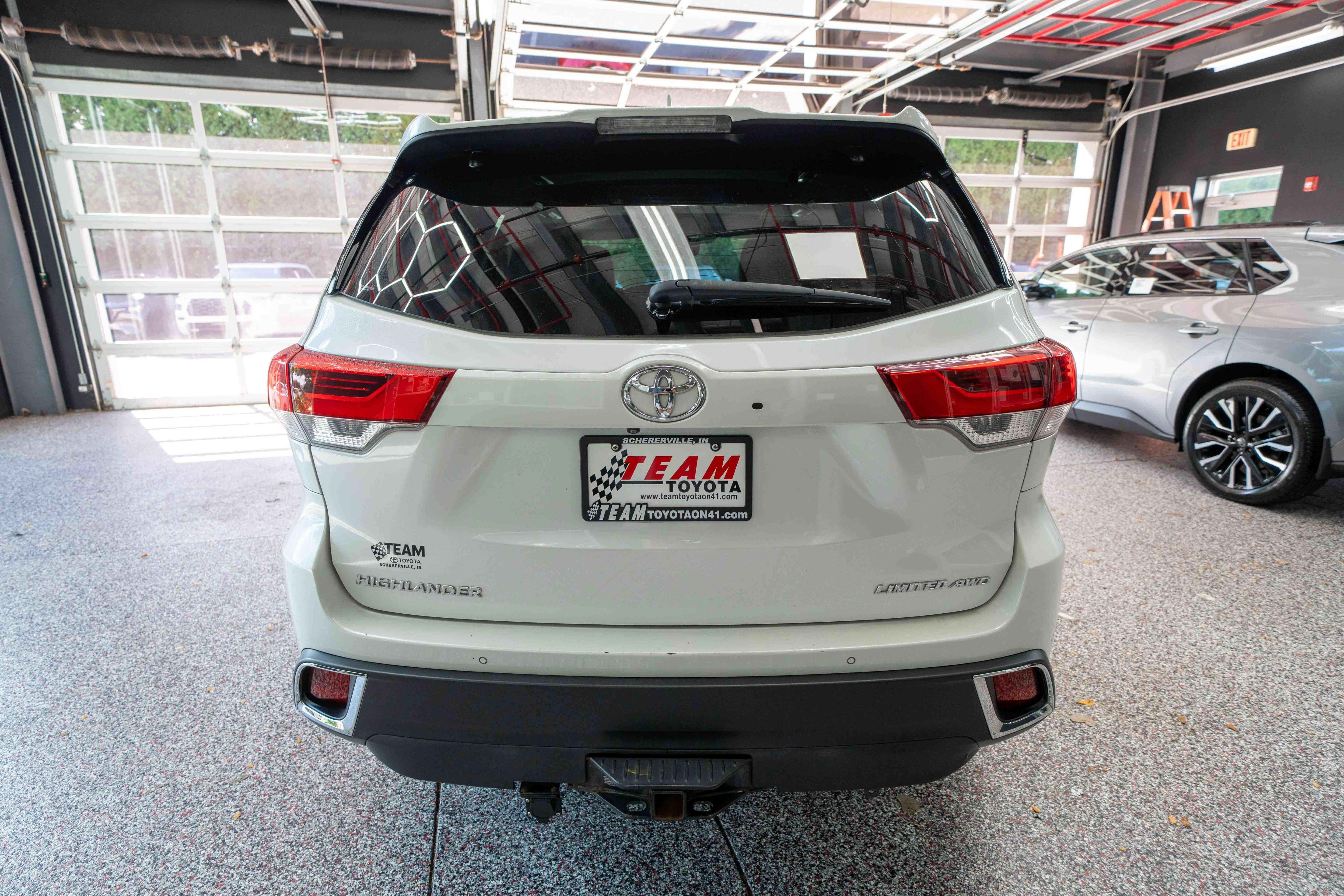 Used 2018 Toyota Highlander Limited AWD/4WD image 3