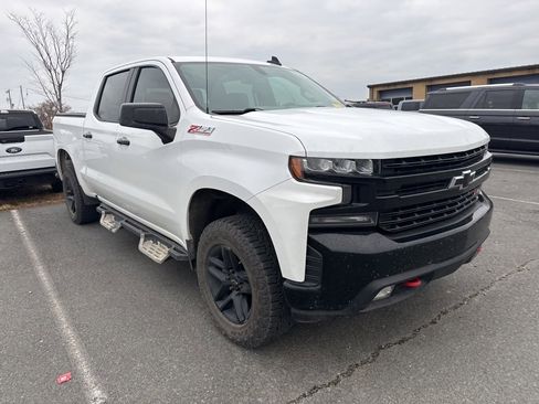Used 2020 Chevrolet Silverado 1500 LT Trail Boss image 3
