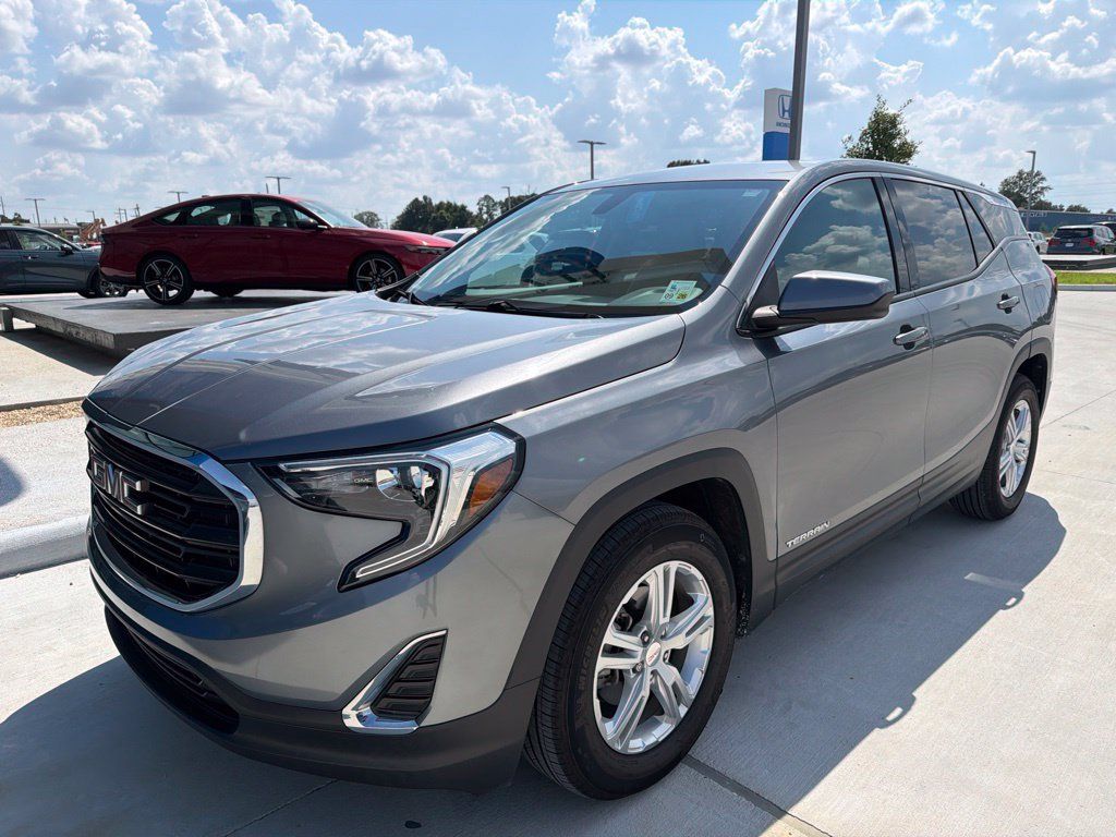 Used 2018 GMC Terrain SLE FWD image 1