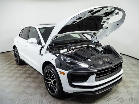 New 2026 Porsche Macan image 34