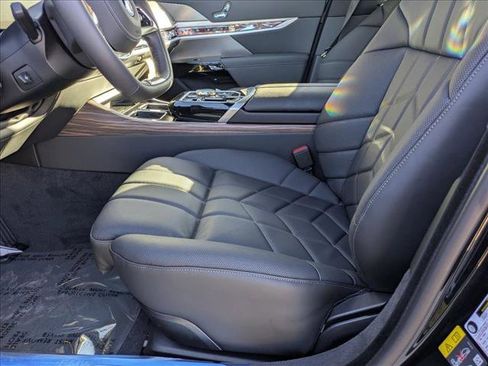 New 2026 BMW i7 xDrive60 w/ Executive Package AWD/4WD image 4