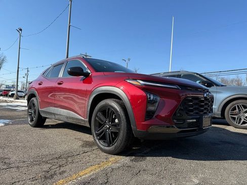 Used 2024 Chevrolet Trax ACTIV w/ Sunroof Package image 13
