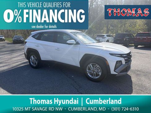 Used 2025 Hyundai Tucson SE image 1