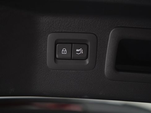 Certified 2025 MAZDA CX-70 Plug-In Hybrid w/ Premium Plus AWD/4WD image 17