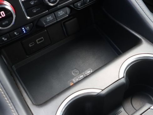 Used 2021 GMC Yukon XL SLT image 19