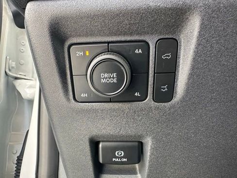 Used 2025 Ford Expedition Max Platinum w/ Driver's Package AWD/4WD image 29