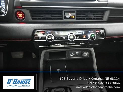 Used 2025 Honda Pilot Black Edition image 32