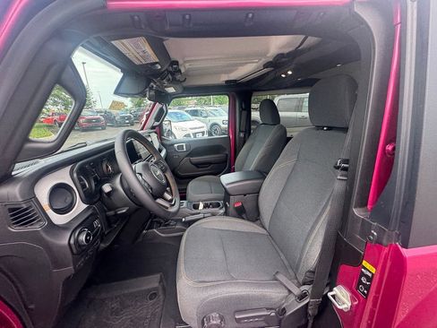 Used 2024 Jeep Wrangler Sport AWD/4WD image 9