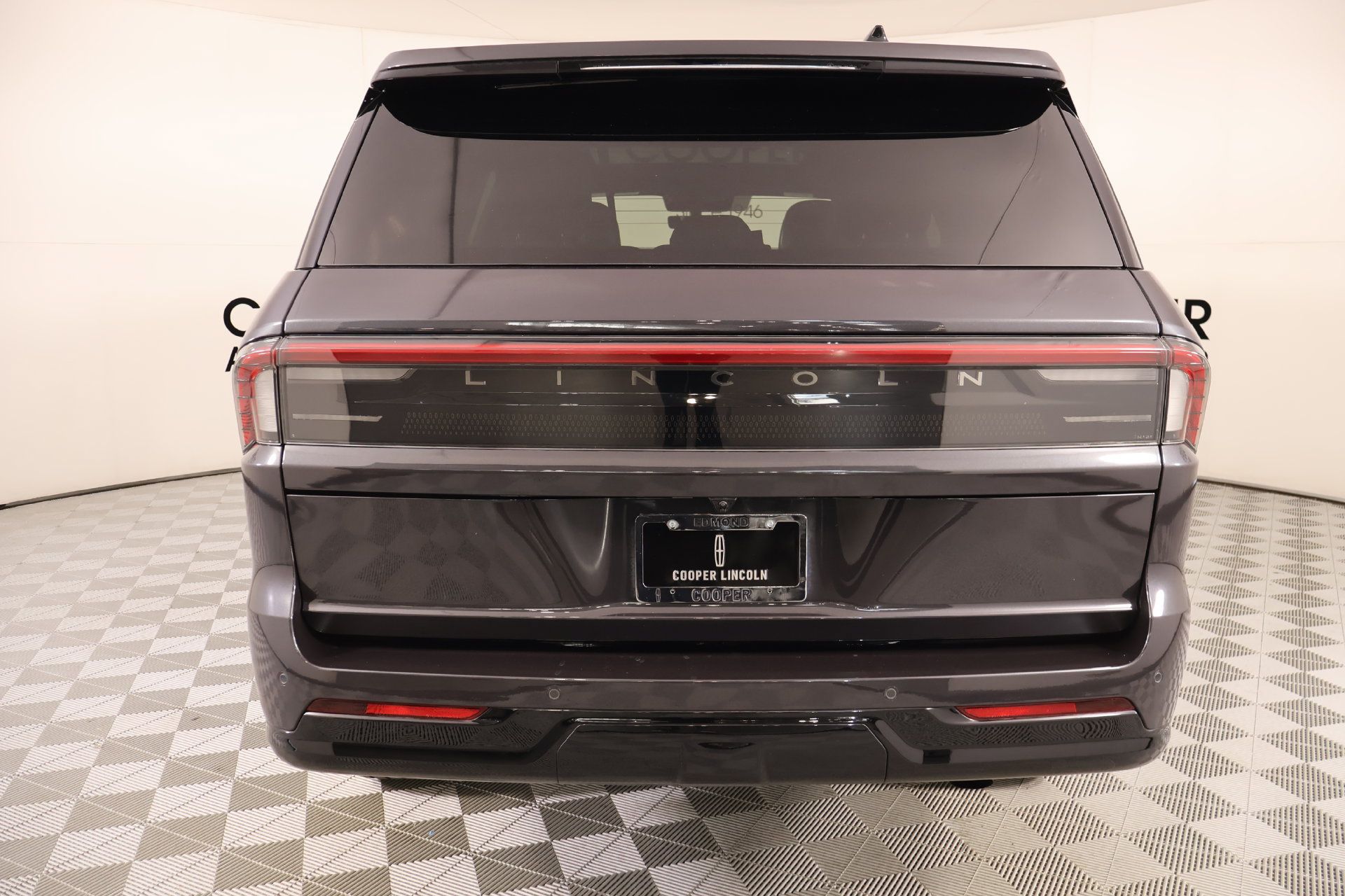 Certified 2025 Lincoln Navigator Reserve w/ Jet Appearance Package AWD/4WD image 25