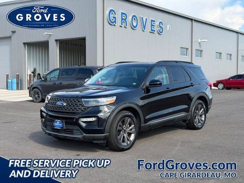 Certified 2022 Ford Explorer XLT w/ Equipment Group 202A AWD/4WD image 1